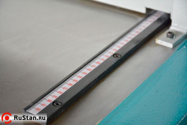 Электромеханические гильотины EMGA 1320x2,5 фото №4 EMGA 1320x2,5 фото №4