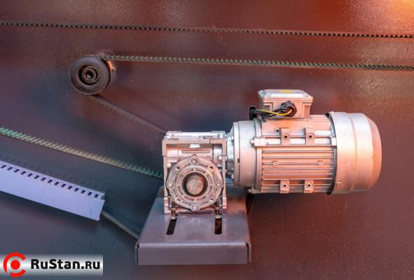 Гидравлический листогибочный пресс METAL MASTER HPJ 32100 Sensor фото №4 Гидравлический листогибочный пресс METAL MASTER HPJ 32100 Sensor фото №4