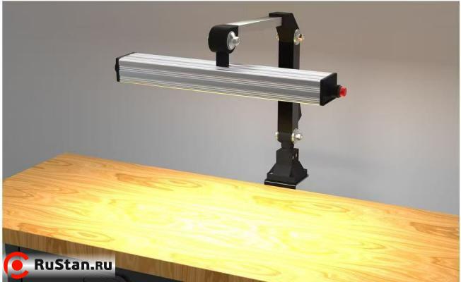 Светильник LED M40-220V на столе фото №3 Светильник LED M40-220V на столе фото №3