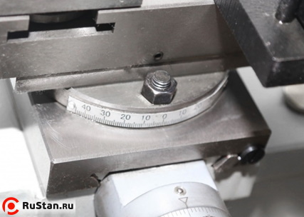 Для удобства нарезания конусов на станке предусмотрена возможность поворота верхней продольной салазки на угол ±60° фото №9 METAL MASTER X3075M фото №9