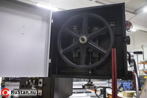 Вертикальный ленточнопильный станок Stalex VS-300 фото №7 Stalex VS-300 фото №7