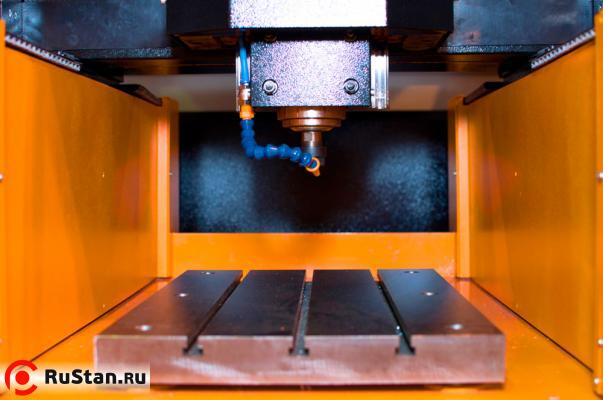 Фрезерный станок с ЧПУ RH-200 фото №2 Фрезерный станок с ЧПУ RH-200 фото №2