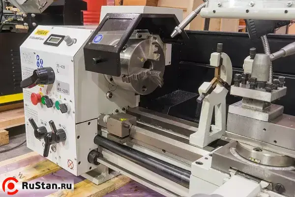 Станок токарный фото №3 D320x880G Vario фото №3
