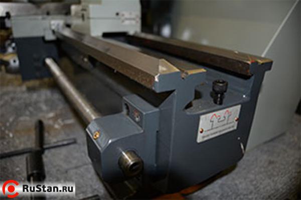 Рекордная в своем классе ширина чугунной станины 135 мм, что значительно увеличивает жесткость работы станка и влияет на точность обработки. фото №13 Metal Master MML 250X550 (2550) фото №13